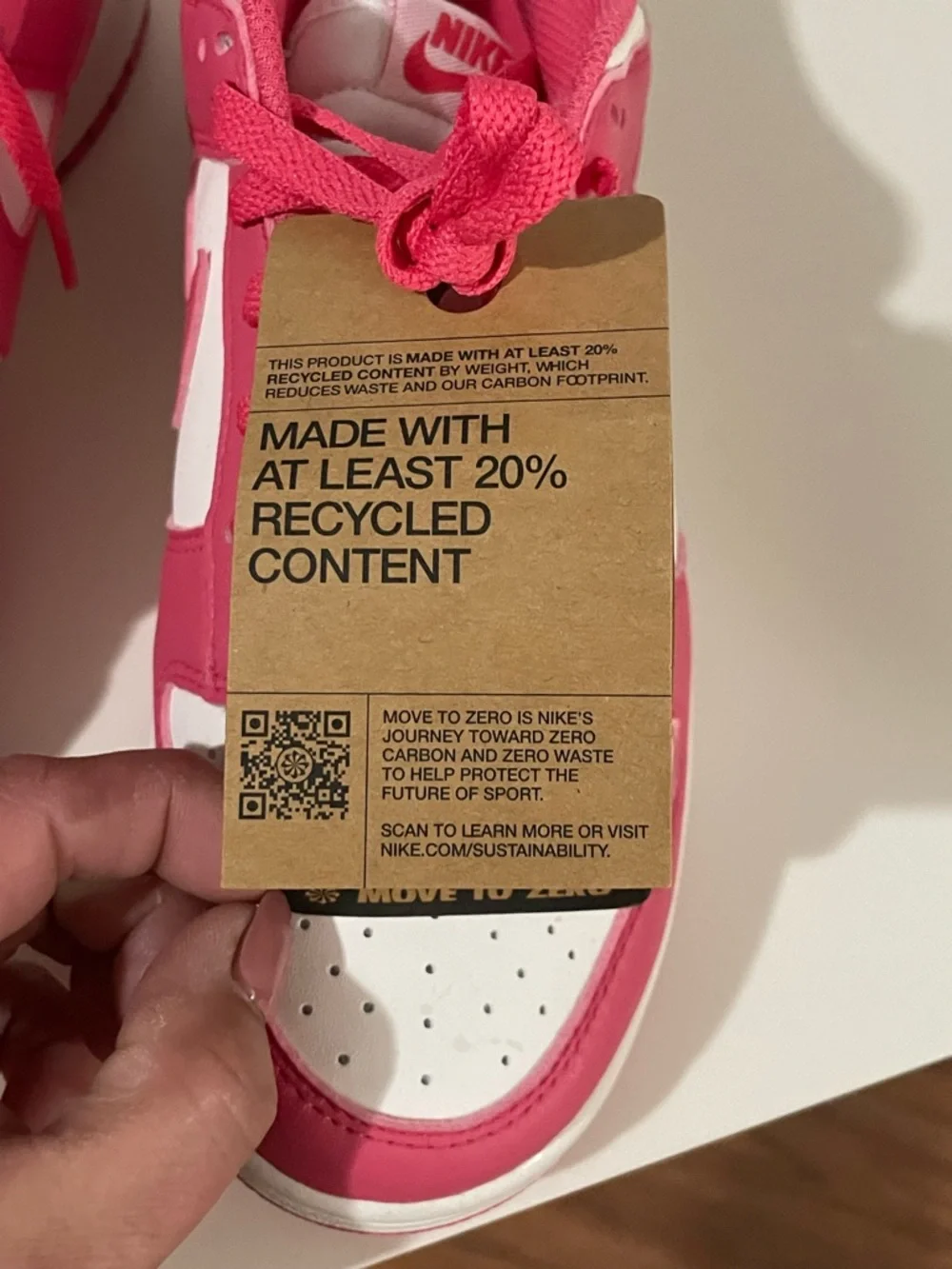 Nike White and Hot Pink Low-Top Sneakers size 7.5 - Picture 5 of 5